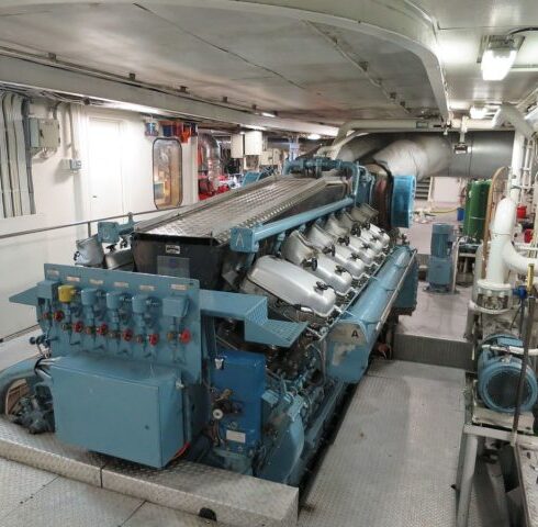 Engine Room Ferry Basto IV 03